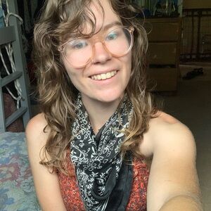 Meet your Posher, Danielle